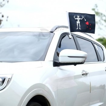 Pack de 2 drapeaux de voiture, drapeau de voiture Edward Pirates drapeau extérieur avec drapeau de pirates et mât de drapeau de voiture, clip de fenêtre de logo de voiture peut êtr