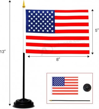 Set di bandiere da scrivania deluxe 24 paesi - 8 x 5 pollici Bandiera da tavolo americana in miniatura degli Stati Uniti con asta nera da 13