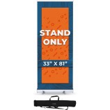 Supporto per banner retrattile premium per impieghi gravosi con base allargata e dimensionamento regolabile tramite DreamController I Supporto arrotolabile in alluminio argento